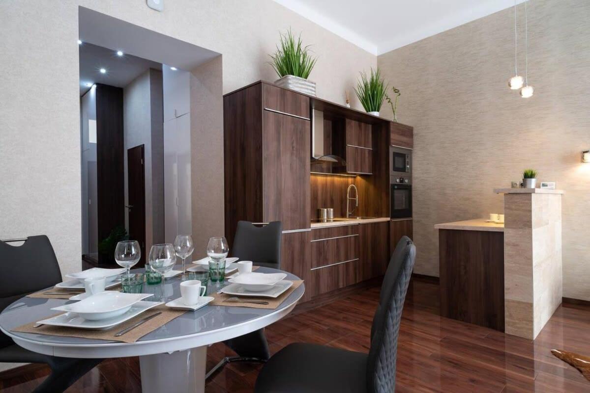 Central Luxy Design Apartment Budapest Kültér fotó