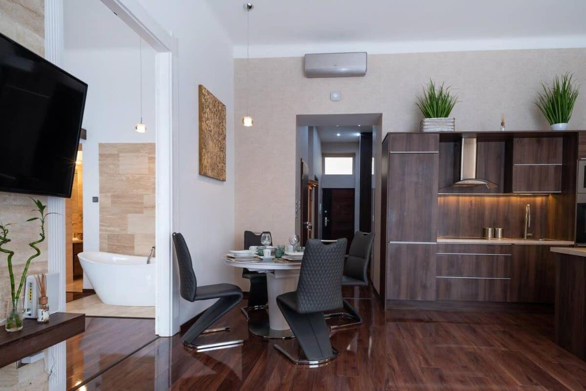 Central Luxy Design Apartment Budapest Kültér fotó