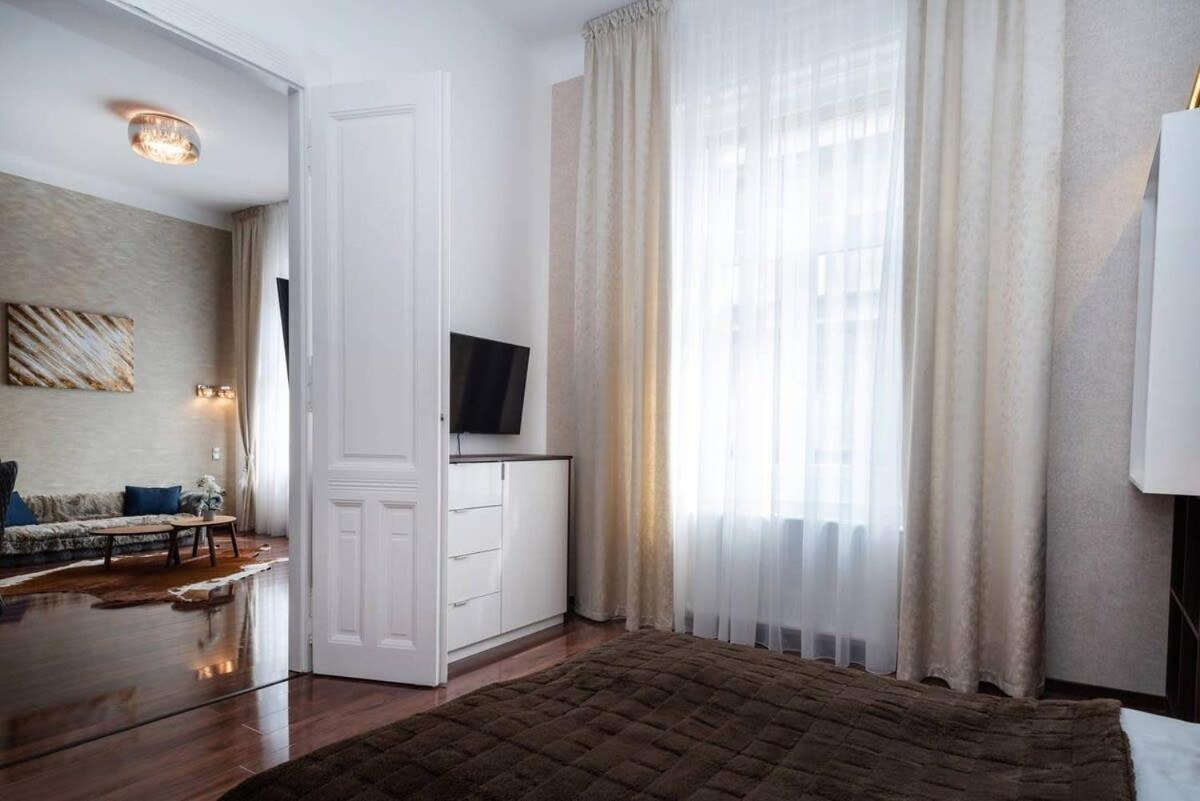 Central Luxy Design Apartment Budapest Kültér fotó