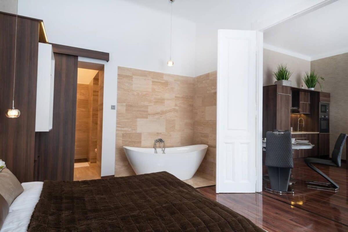 Central Luxy Design Apartment Budapest Kültér fotó